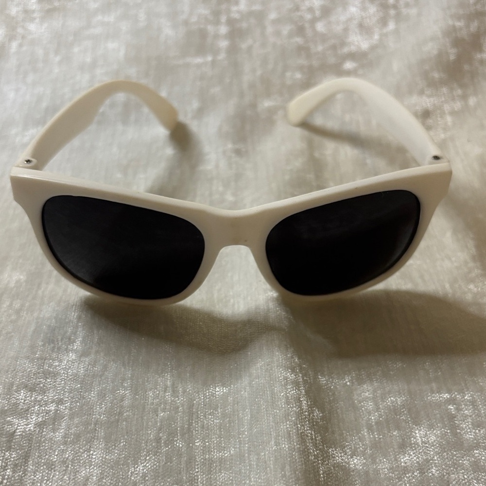 Spearmint Rhino Las Vegas White Sunglasses with Black Lenses - Picture 5 of 8